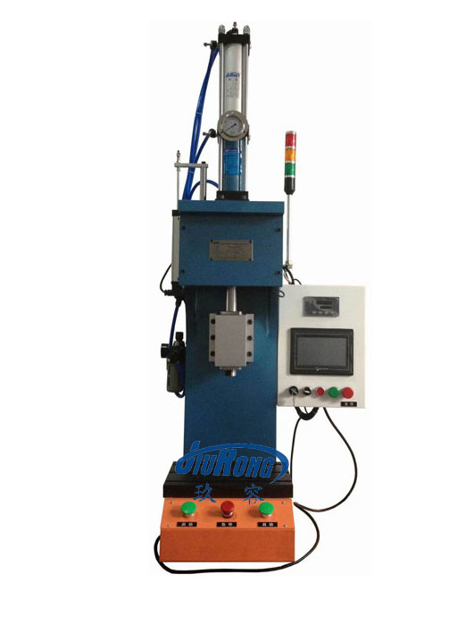 气液压力机 气液压力机